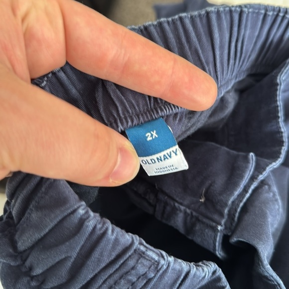 Old Navy Women’s Easy Chino Pants in Navy - Picture 6 of 8